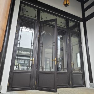 断桥铝中式仿古门窗安装效果图