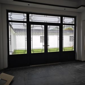 断桥铝中式仿古门窗安装效果图