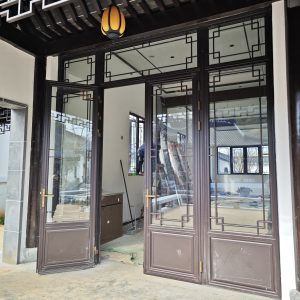 断桥铝中式仿古门窗