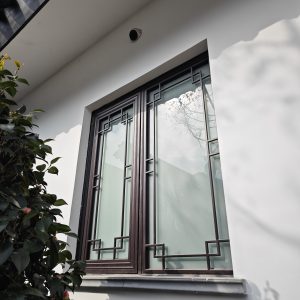 断桥铝中式仿古门窗安装效果图
