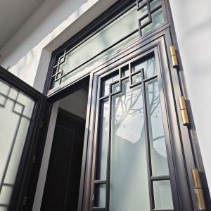 断桥铝中式仿古门窗安装效果图